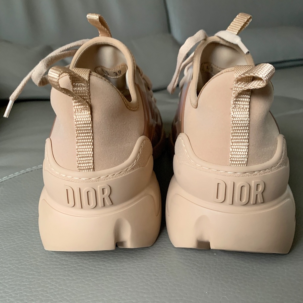 Dior D-CONNECT SNEAKER Nude Technical Fabric. Classic Dior design. - Picture 7 of 12